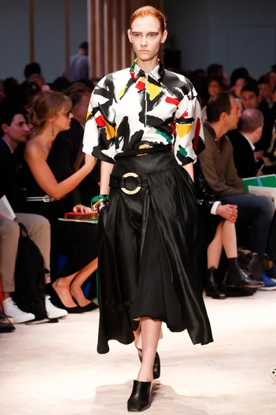 Look 19